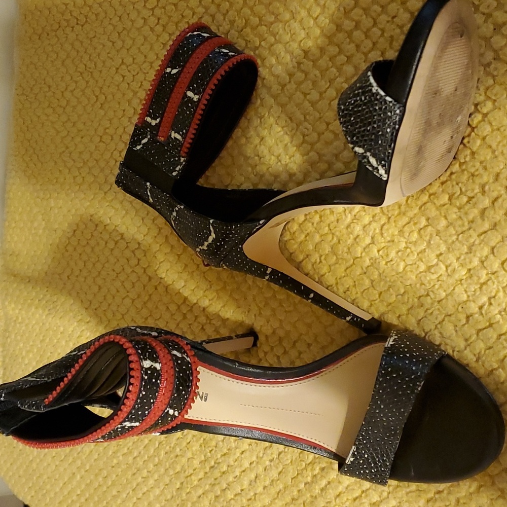 Gianni bini black/red/ white 3.5 inch heels with ankle strap and back zipper
